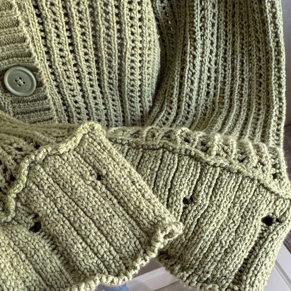 American Eagle Outfitters Green Knit Women's Sweater - Picture 4 of 11
